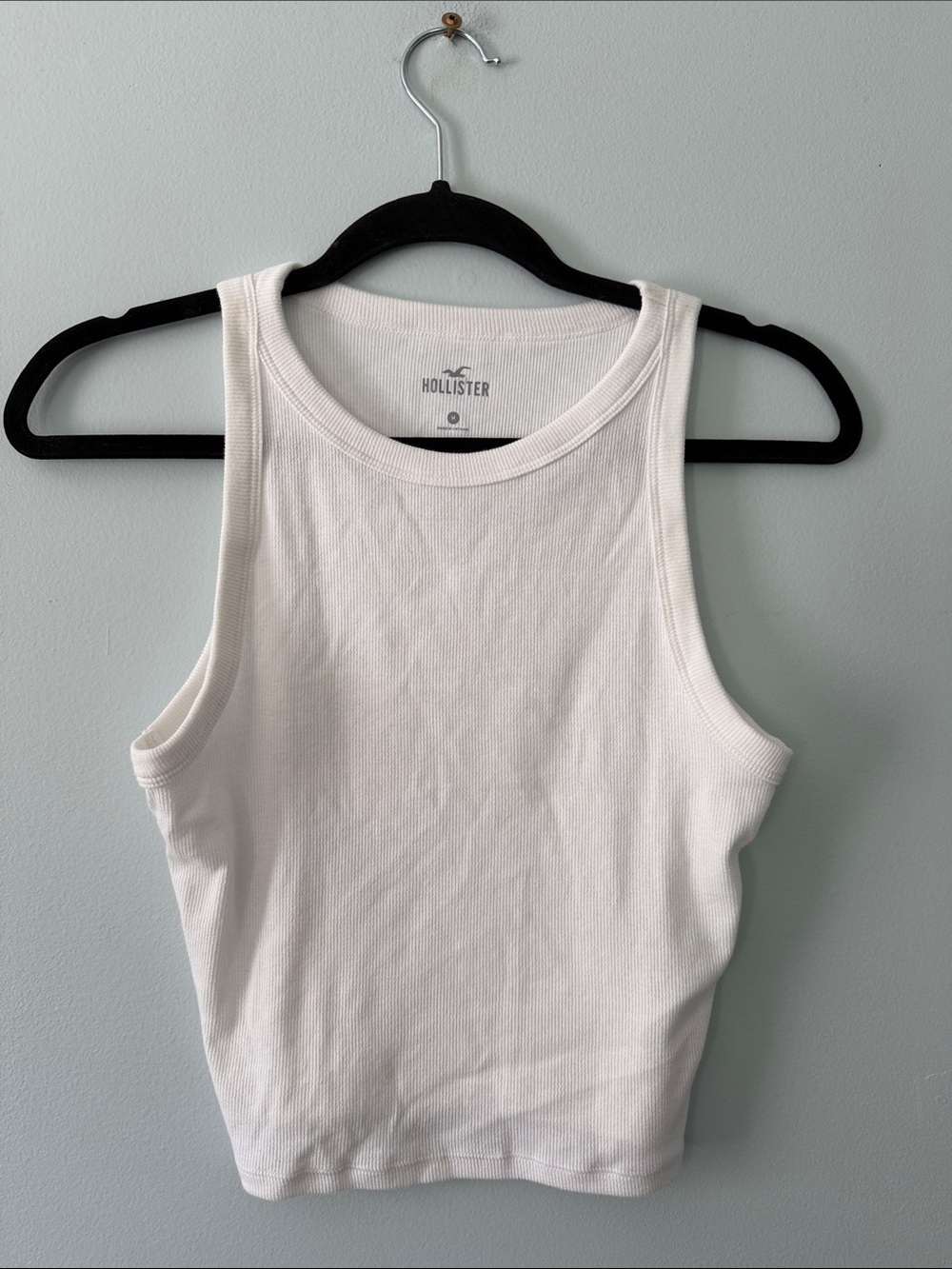 Hollister Women's White Ribbed Cropped Tank
